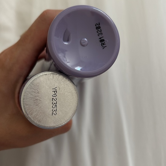 Oribe Serene Scalp Oil Control Set Mist and dry shampoo powder - Picture 4 of 4